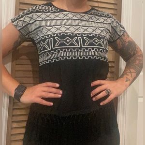 🐰Aztec print stitched fringe top